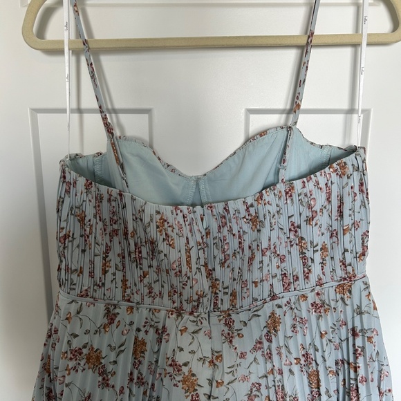 Lulu’s Blue Floral Print Tiered Dress, Size XL - Picture 7 of 8